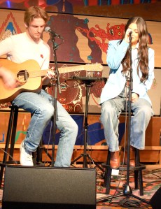 Manon Lamartine och Theo Edenroth, live på Hobo Hotel i Stockholm