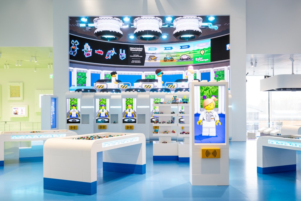 Den nya satsningen Build the Change ämnar till att skapa meningsfulla samtal kring viktiga ämnen.